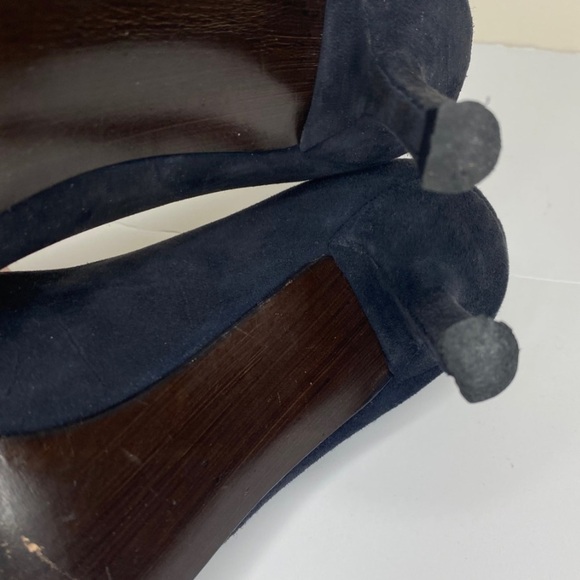 Stuart Weitzman Peep-Toe Ruffle-Bow Heels
Sz 11 - Picture 16 of 16